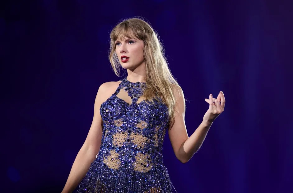 Taylor Swift’s Playful Lyric Update and Emotional Performances Leave German Fans in Awe and Laughter